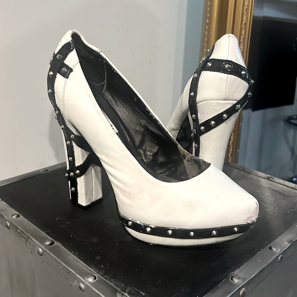 Hard to find Naughty monkey white/black studdedd punk 5” chunky stileto heels!